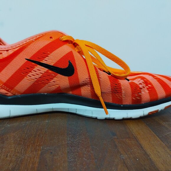 Nike Free 5.0 TR Fit 4 Lava Glow Women's Size 9 704695-602 Red Polka Dot - Picture 9 of 10